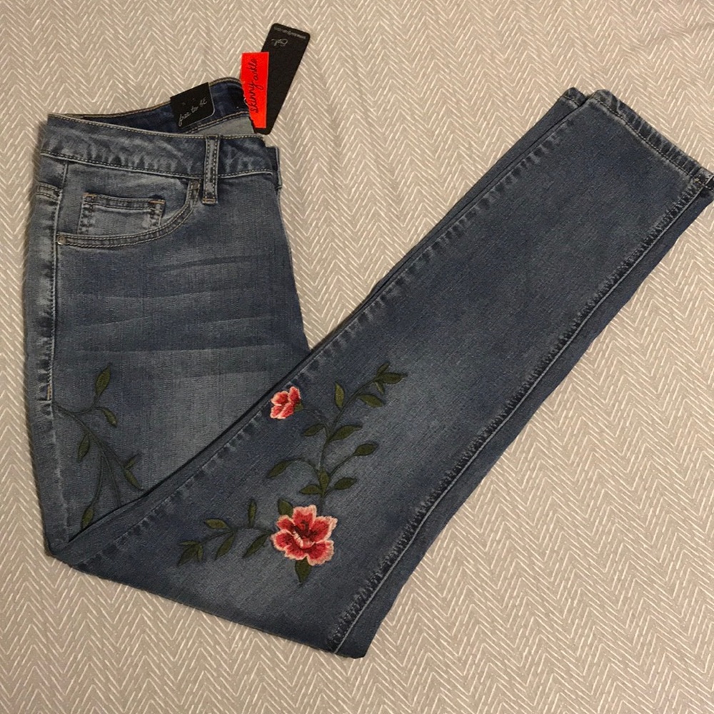 Brand new with tags earl jeans (skinny ankle)